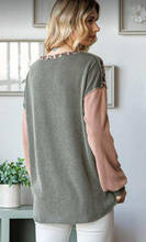 Load image into Gallery viewer, Lepard Color Block Pullover
